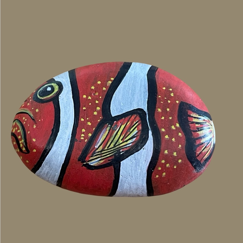 Hand crafted painted clownfish rock orange white yellow black dotted 1.5x3 inch - Picture 3 of 9